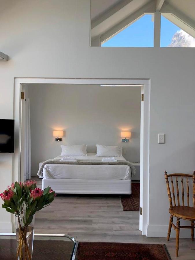 Camps Bay Loft With Stunning Mountain And Ocean Views Apartment เคปทาวน์ ภายนอก รูปภาพ