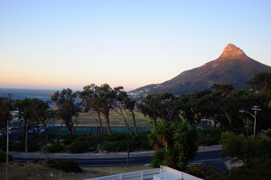 Camps Bay Loft With Stunning Mountain And Ocean Views Apartment เคปทาวน์ ภายนอก รูปภาพ